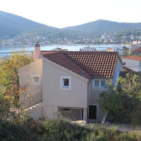 Family Friendly House With A Swimming Pool Vinisce, Trogir - 7510 * Vinišće