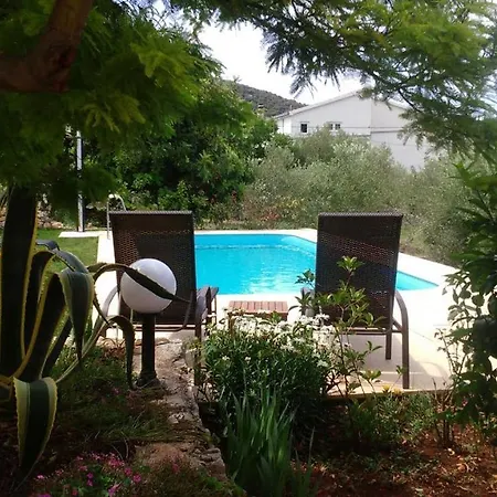 Family Friendly House With A Swimming Pool Vinisce, Trogir - 7510 度假居