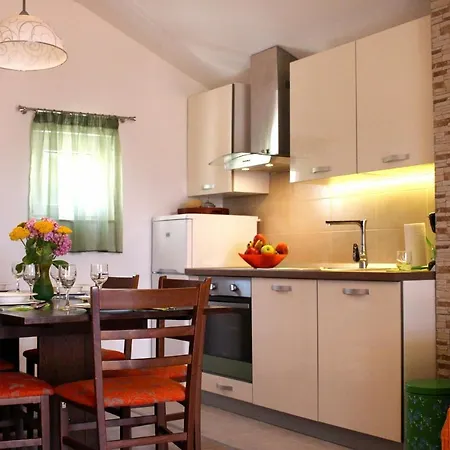 Family Friendly House With A Swimming Pool Vinisce, Trogir - 7510 度假居 Vinišće