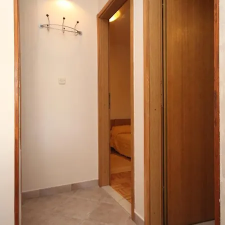 Family Friendly House With A Swimming Pool Vinisce, Trogir - 7510 Vinišće