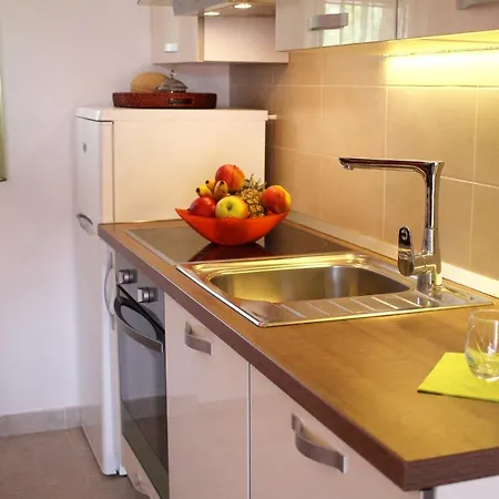 Family Friendly House With A Swimming Pool Vinisce, Trogir - 7510
